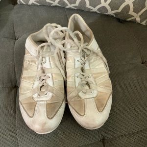 Infinity cheer shoes